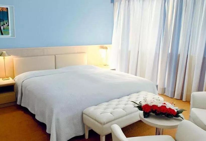 اتاق استاندارد با بالکن, Ascona