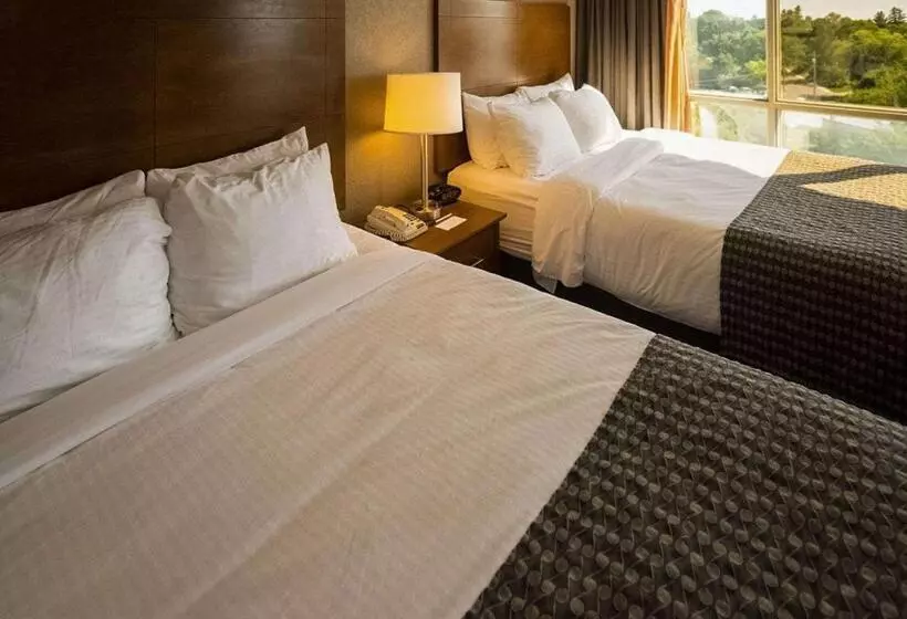 2ダブルベッドのスタンダードルーム, Clarion Lakeside Inn & Conference Centre
