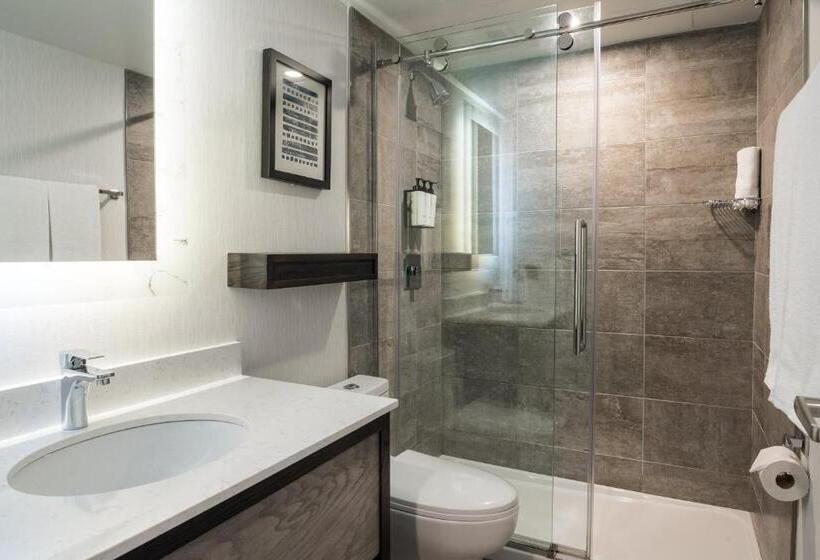 이그제큐티브 룸 킹사이즈 침대, Crowne Plaza Hotel Moncton Downtown, An Ihg