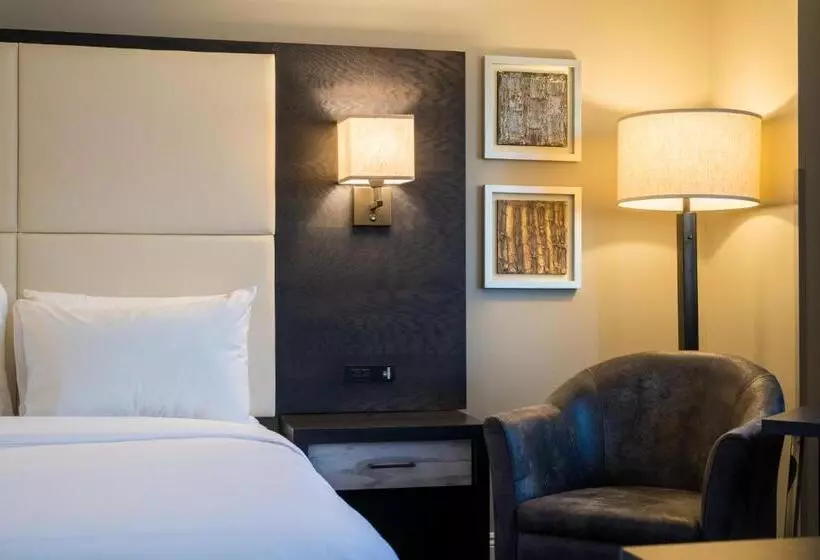 اتاق پرمیوم, Crowne Plaza Hotel Moncton Downtown By Ihg