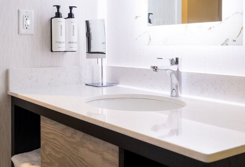 스탠다드 룸, Crowne Plaza Hotel Moncton Downtown, An Ihg