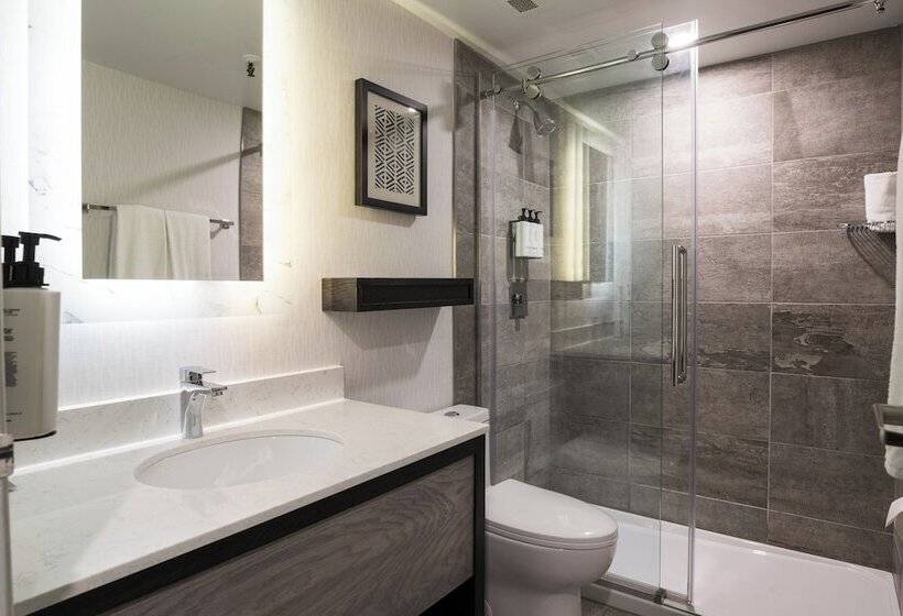 اتاق استاندارد, Crowne Plaza Hotel Moncton Downtown, An Ihg