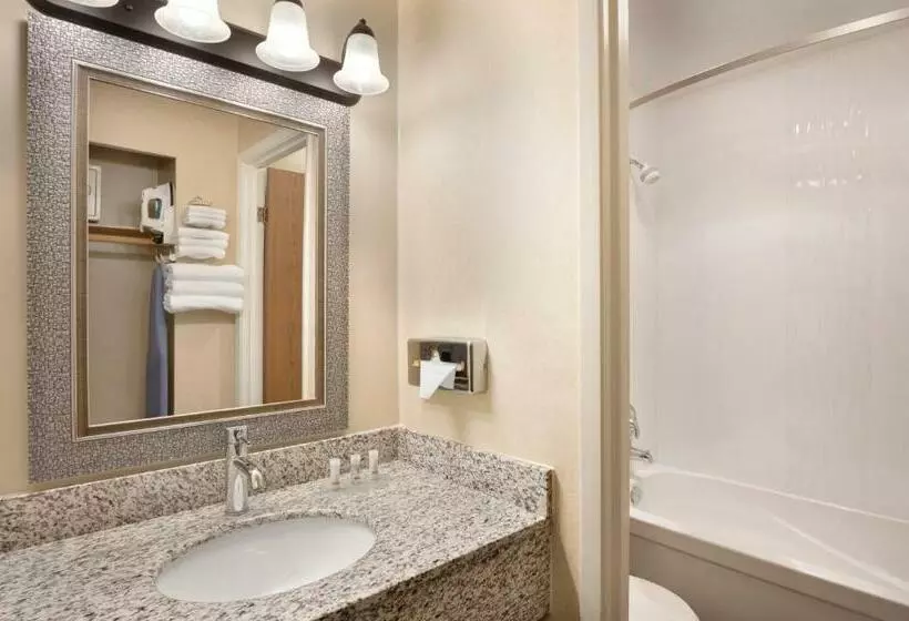 اتاق استاندارد, Days Inn By Wyndham Nanaimo