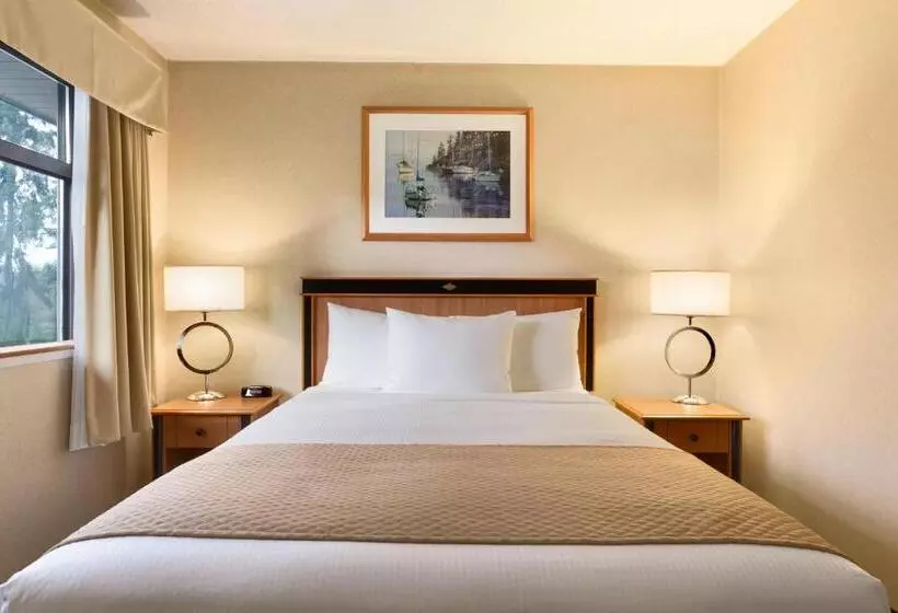 اتاق استاندارد با تخت‌های تاشو, Days Inn By Wyndham Nanaimo