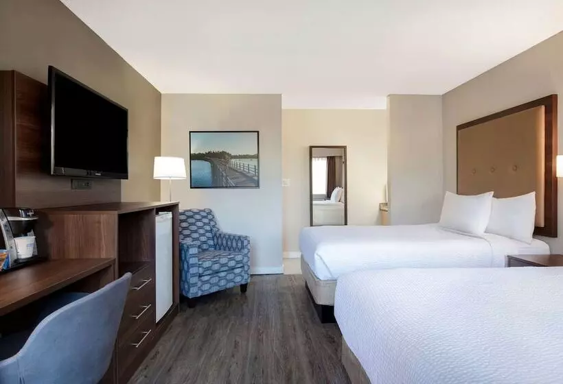 اتاق استاندارد با 2 تخت دوبل, Days Inn By Wyndham Victoria Uptown