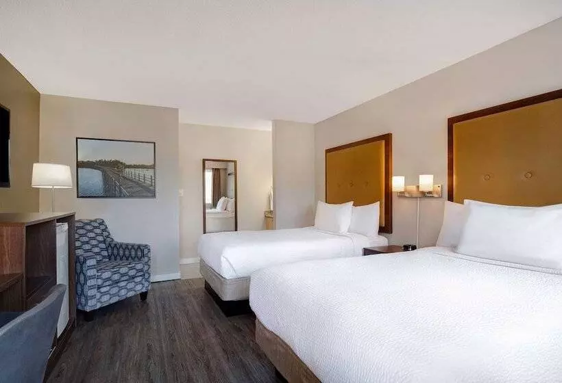 اتاق استاندارد با 2 تخت دوبل, Days Inn By Wyndham Victoria Uptown