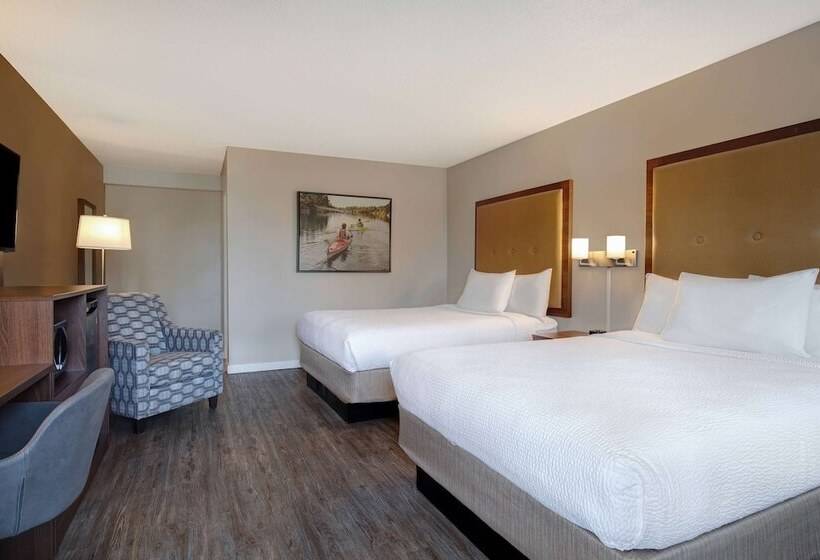 2ダブルベッドのスタンダードルーム, Days Inn By Wyndham Victoria Uptown