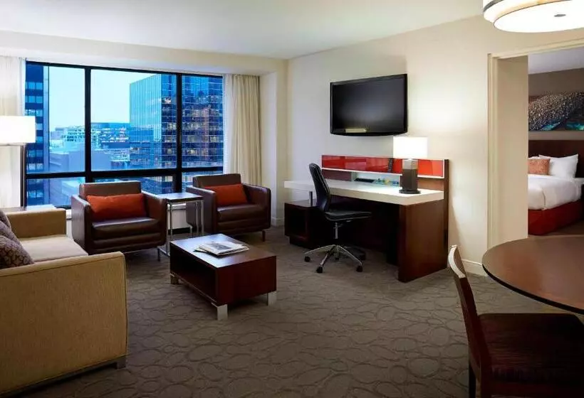 سوییت لوکس, Delta Hotels By Marriott Ottawa City Centre
