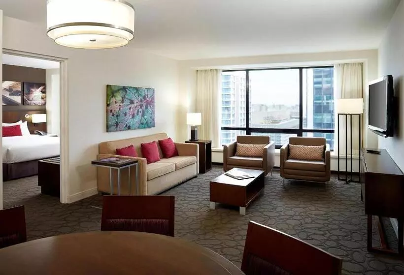 سوییت لوکس, Delta Hotels By Marriott Ottawa City Centre