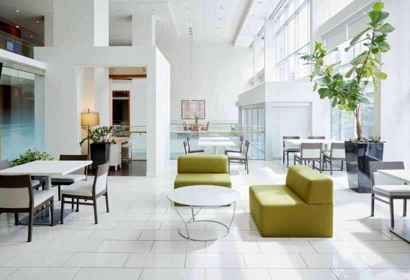 キングサイズベッドのクラブルーム, Delta Hotels By Marriott Ottawa City Centre