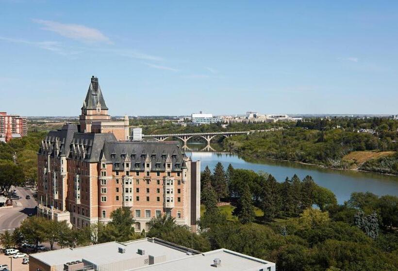 חדר סטנדרט עם מיטת קווין, Delta Hotels By Marriott Saskatoon Downtown