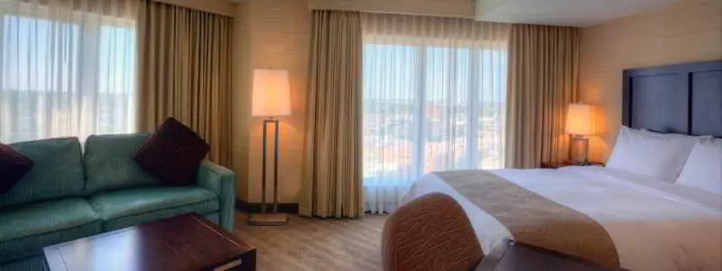 キングサイズベッドのスタンダードルーム, Delta Hotels By Marriott Saskatoon Downtown