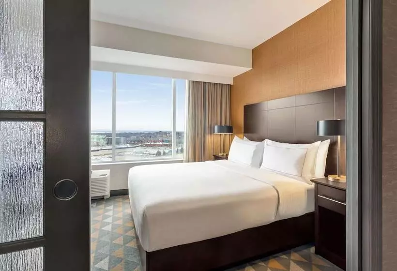 سوییت, Doubletree By Hilton Pointe Claire Montreal Airport West