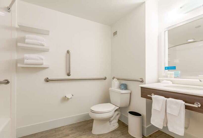 스탠다드 룸, Doubletree By Hilton Pointe Claire Montreal Airport West