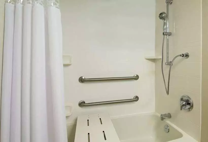 اتاق استاندارد, Doubletree By Hilton Pointe Claire Montreal Airport West