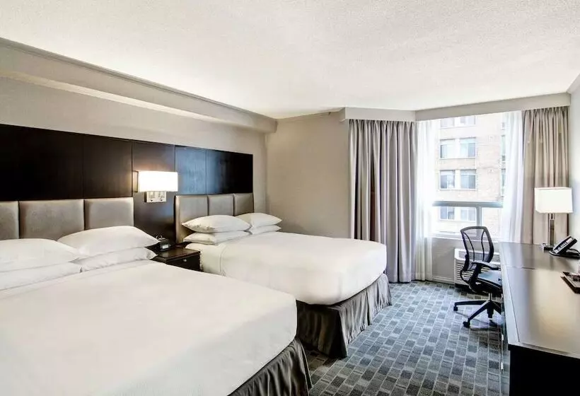 اتاق استاندارد با 2 تخت دوبل, Doubletree By Hilton Hotel Toronto Downtown
