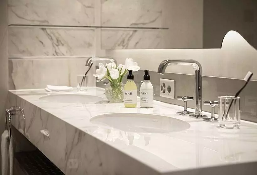 Superior suite with lake view, Eden Roc   The Leading Hotels Of The World