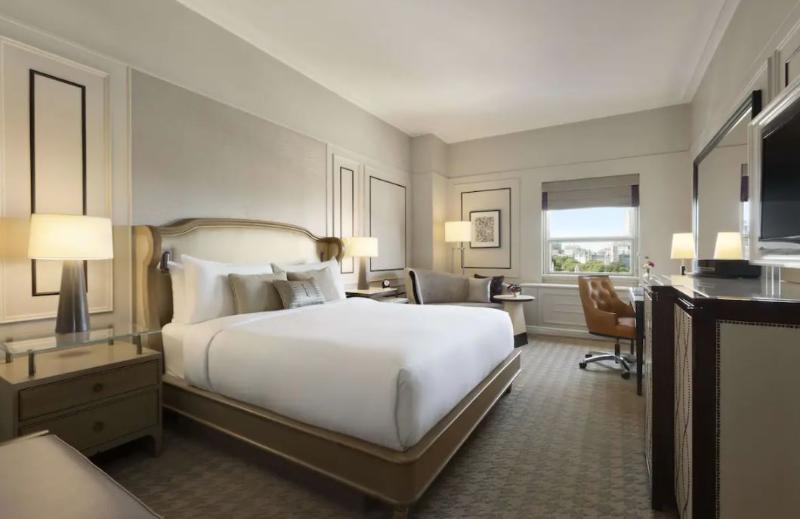 غرفة قياسية مطلة على المدينة, Fairmont Le Chateau Frontenac