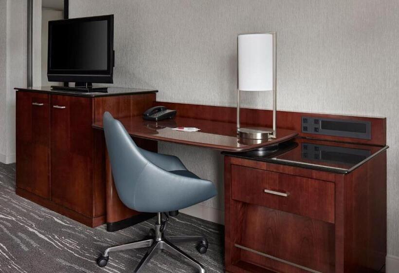 キングサイズベッドのスタンダードルーム, Halifax Marriott Harbourfront