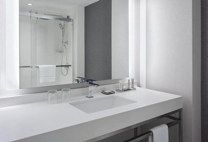 חדר סטנדרט מיטה זוגית עם נוף, Halifax Marriott Harbourfront