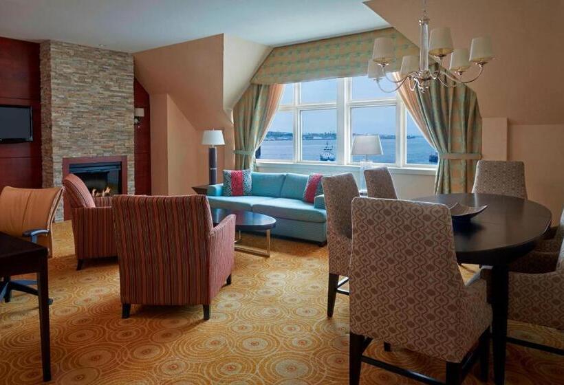 מיטת קינג בסוויטה, Halifax Marriott Harbourfront