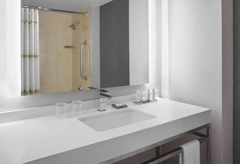 חדר סטנדרט שתי מיטות זוגיות, Halifax Marriott Harbourfront