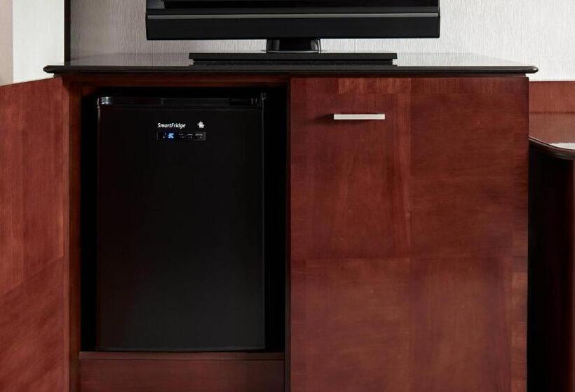 חדר סטנדרט נוף לבריכה, Halifax Marriott Harbourfront