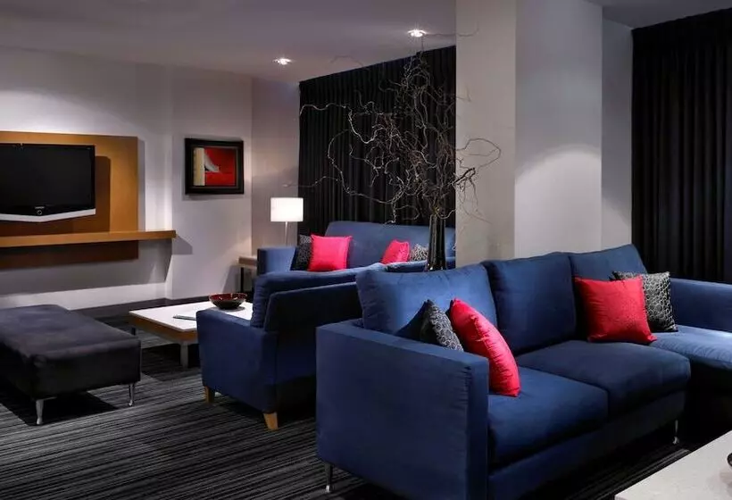 سوییت اجرایی, Hyatt Regency Vancouver