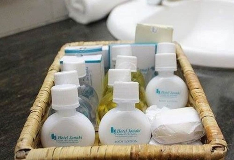 חדר דלוקס נוף בריכה, Janaki