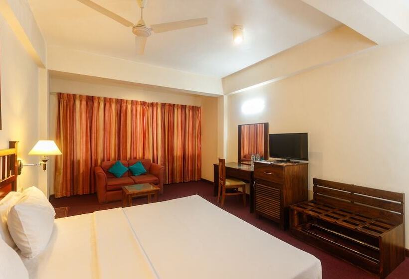 חדר דלוקס נוף בריכה, Janaki