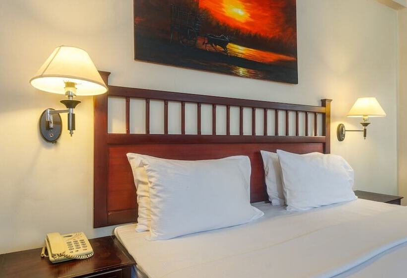 חדר דלוקס נוף בריכה, Janaki