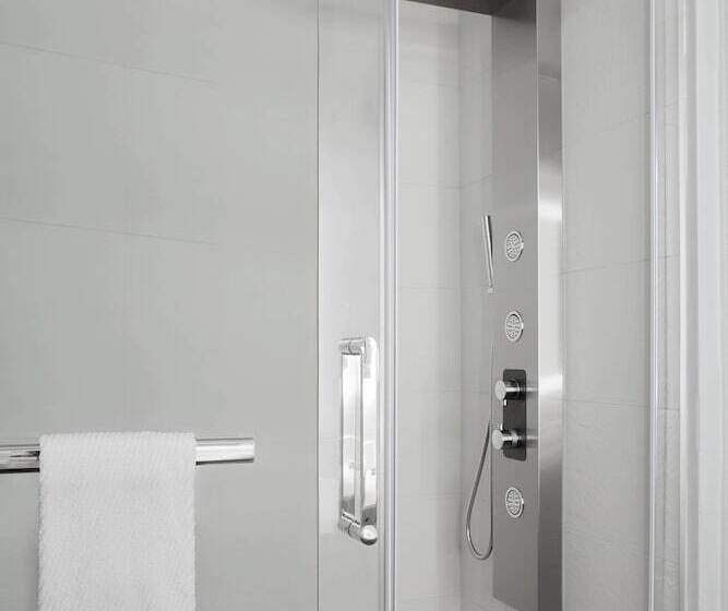 ２ダブルベッドのスタンダードルーム, Montreal Marriott Chateau Champlain