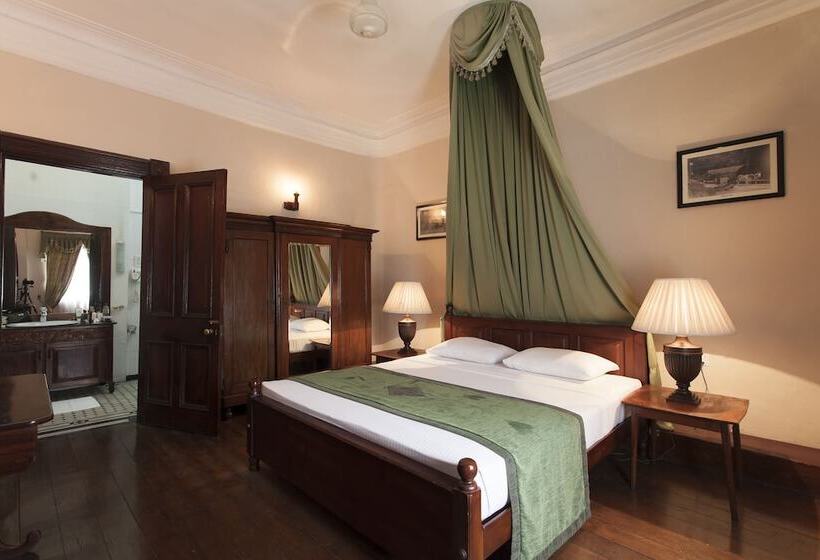 行政套房, Queen S