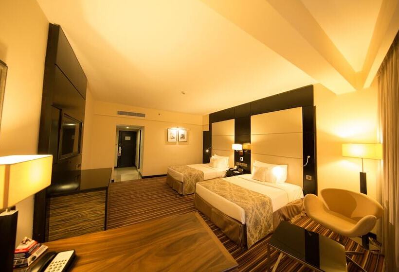 Номер Стандарт 2 Двуспальные Кровати, Ramada Colombo