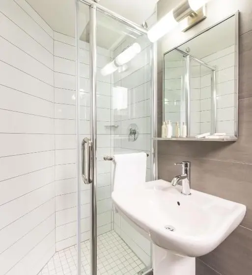 Standard Kolmen Hengen Huone, Travelodge By Wyndham Montreal Centre