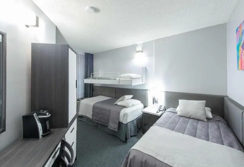 Standard Kolmen Hengen Huone, Travelodge By Wyndham Montreal Centre