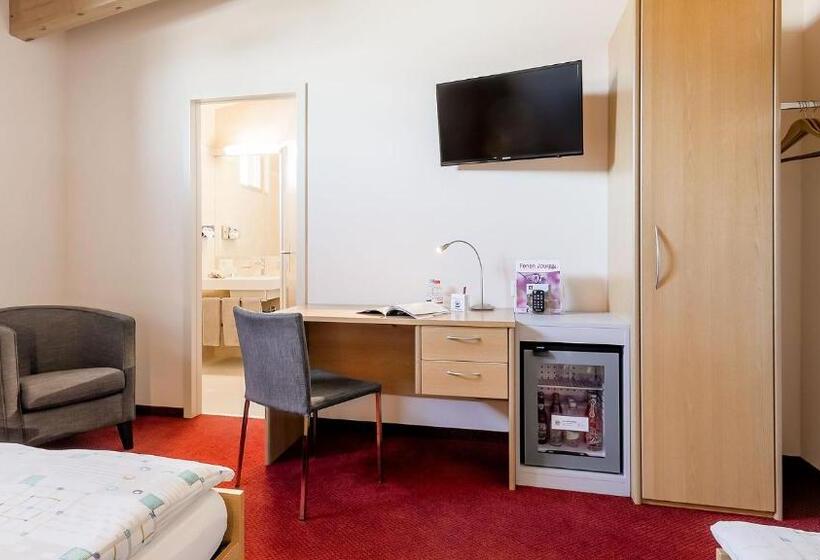 חדר סטנדרט לשלושה, La Perla