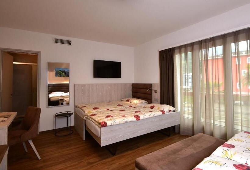 חדר סטנדרט לארבעה, La Perla