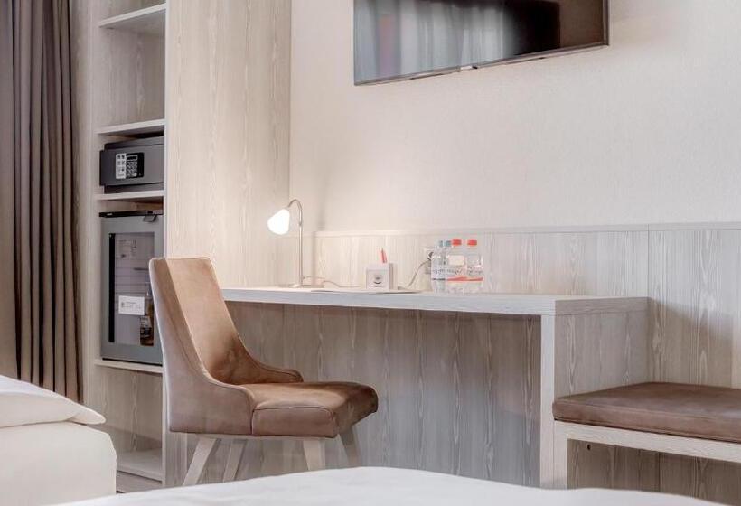 חדר סטנדרט לארבעה, La Perla