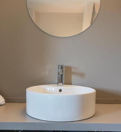 غرفة قياسية, Alexandra