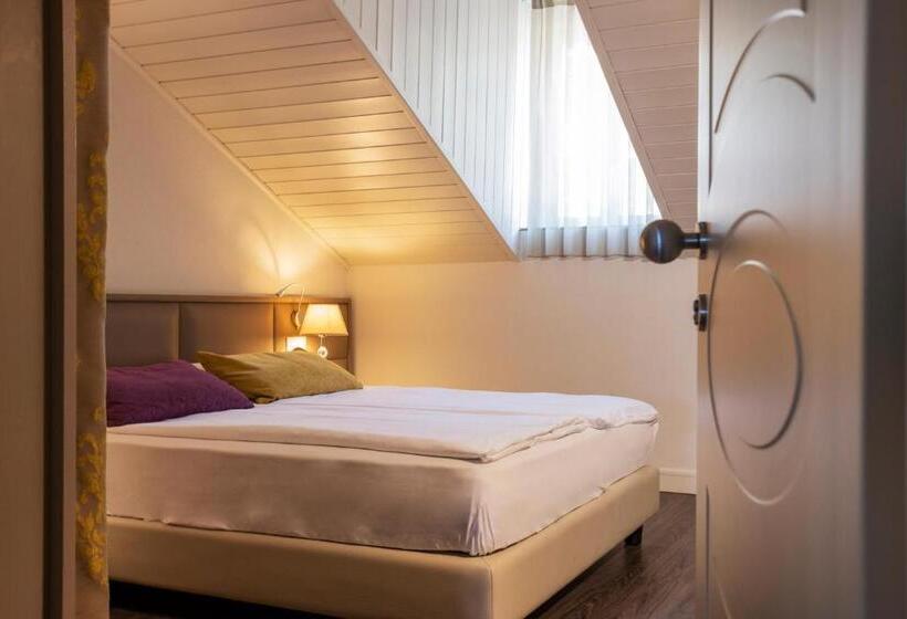 غرفة قياسية, Alexandra