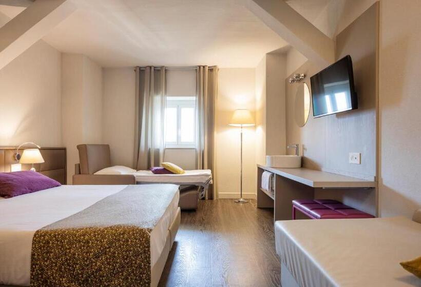 غرفة قياسية ثلاثية, Alexandra