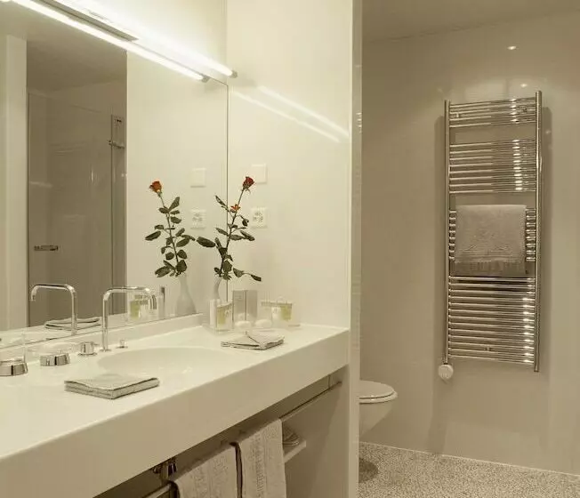 اتاق اجرایی, Angleterre & Residence