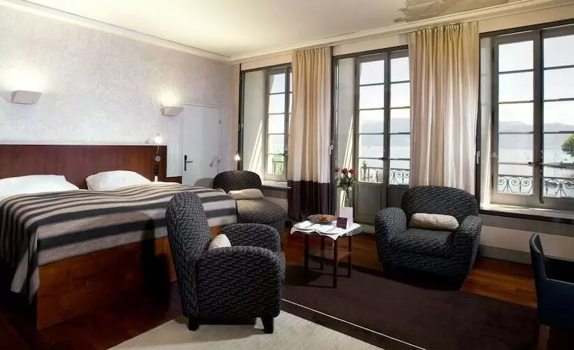 سوییت جونیور با چشمانداز دریاچه, Angleterre & Residence