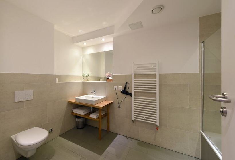 Номер Стандарт, Central