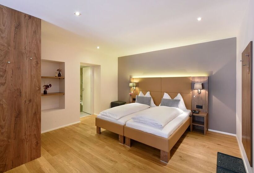 Номер Стандарт, Central