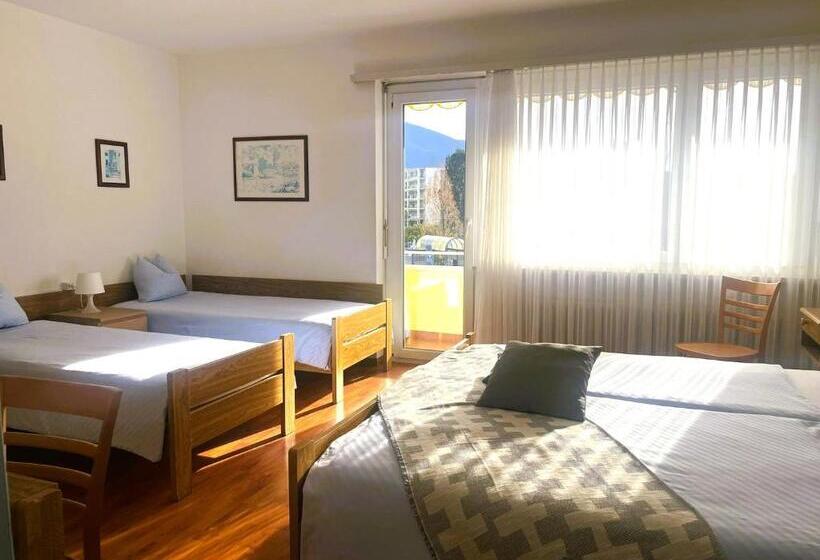 Standard Fyrbäddsrum med Balkong, Rondinella Locarno
