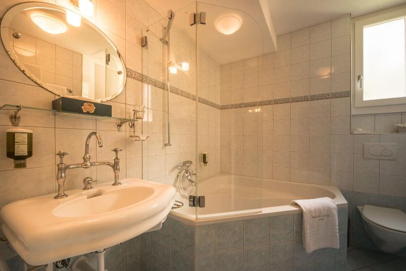 غرفة سوبيريور مطلّة علي الحديقة, Historic Hotel Falken