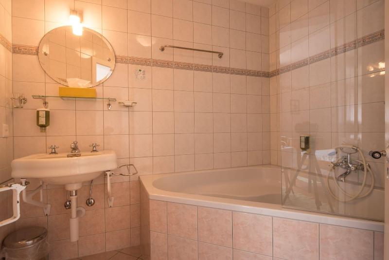 غرفة سوبيريور مطلّة علي الحديقة, Historic Hotel Falken