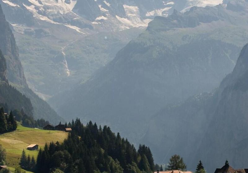 غرفة عائلية مطلّة علي الجبل, Historic Hotel Falken